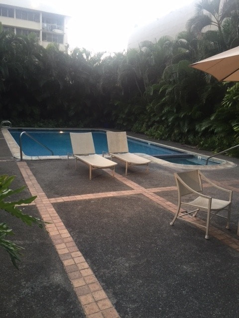Building Photo - Beautiful & Convenient Punahou/Makiki 3-BR, 2-BA, 2-Parking