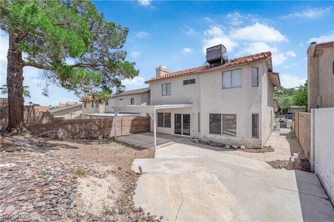 Building Photo - 2830 Belleza Ln