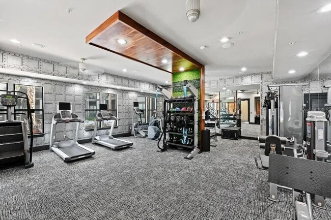 Building Photo - 776 N Orange Ave