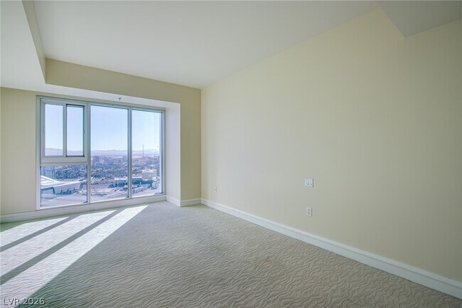 Building Photo - 2700 S Las Vegas Blvd