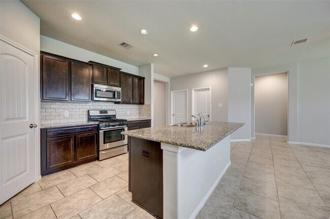 Building Photo - 3006 Dripping Springs Ct