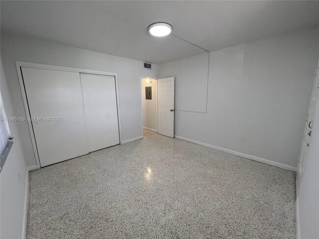 Building Photo - 675 SW 7th Ave