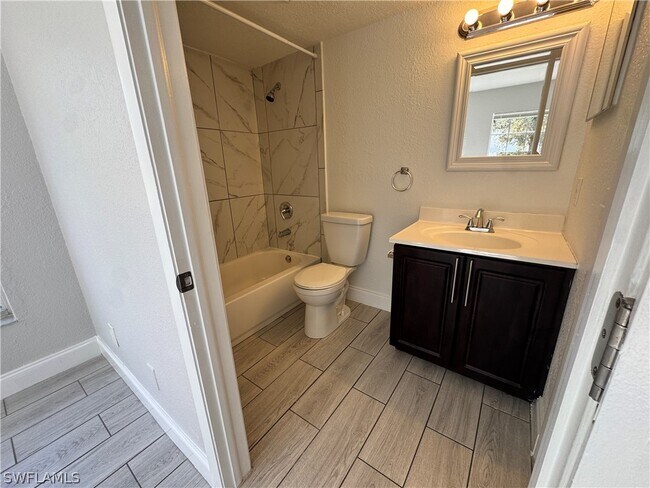 Building Photo - 124 Santa Clara Dr