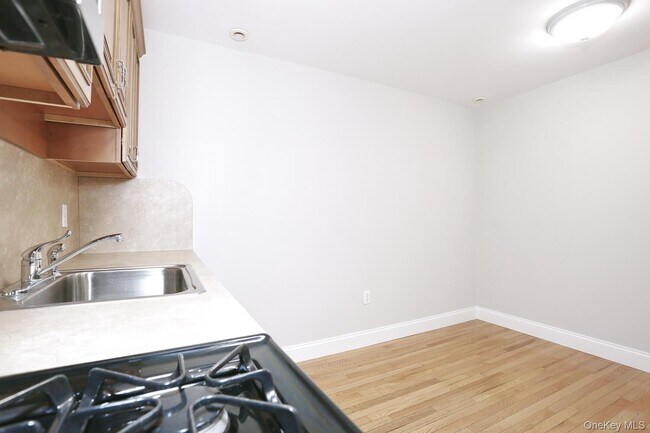 Building Photo - 21 E Central Ave