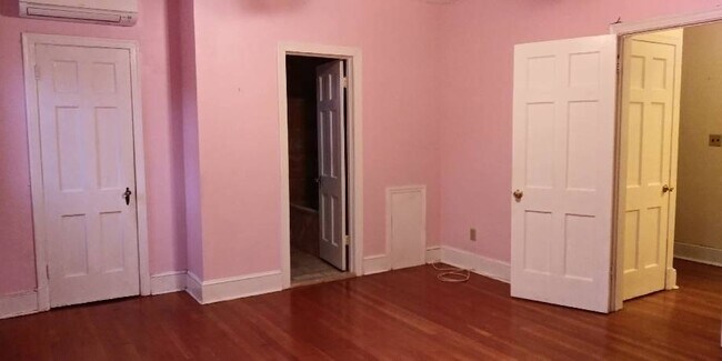 Building Photo - Classic Shepherd Park Home - Unfurnished