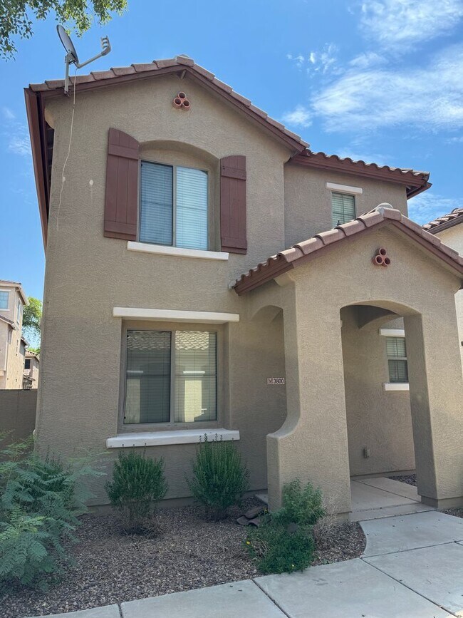 Primary Photo - Beautiful 3 bedroom 2.5 bath home for Rent...
