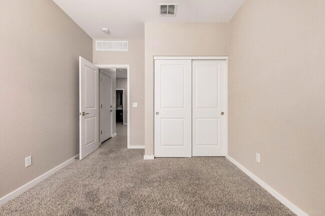 Building Photo - 19981 W Badgett Ln