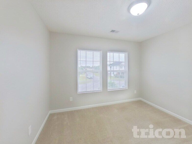 Building Photo - 812 Spears Dr