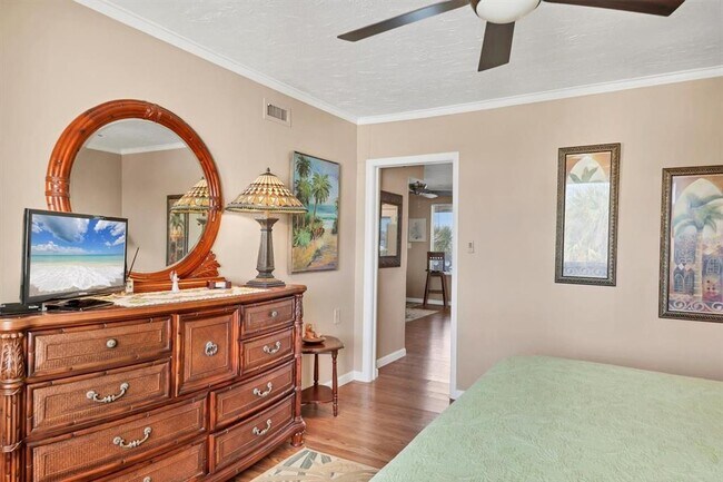 Building Photo - 761 John Ringling Blvd