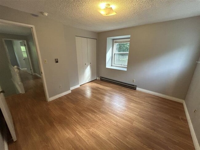Building Photo - Three Bedroom House for Rent with Large Yard