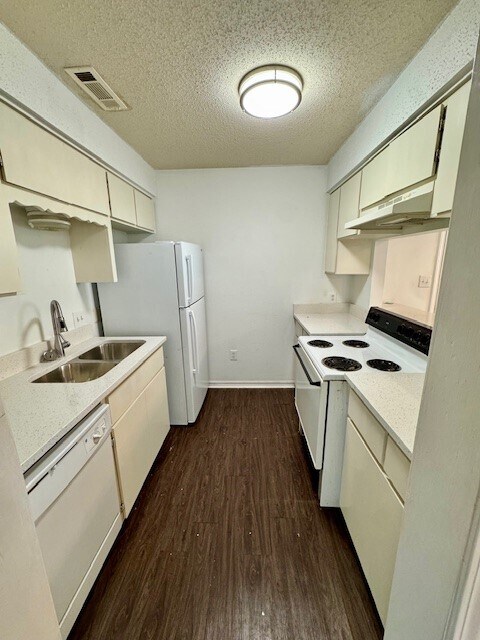 Building Photo - 280 S Hill Ave