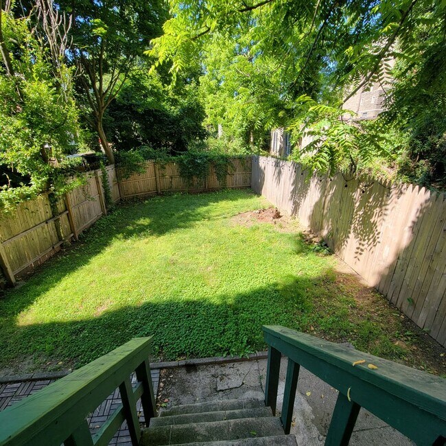 Building Photo - 7128 Boyer St