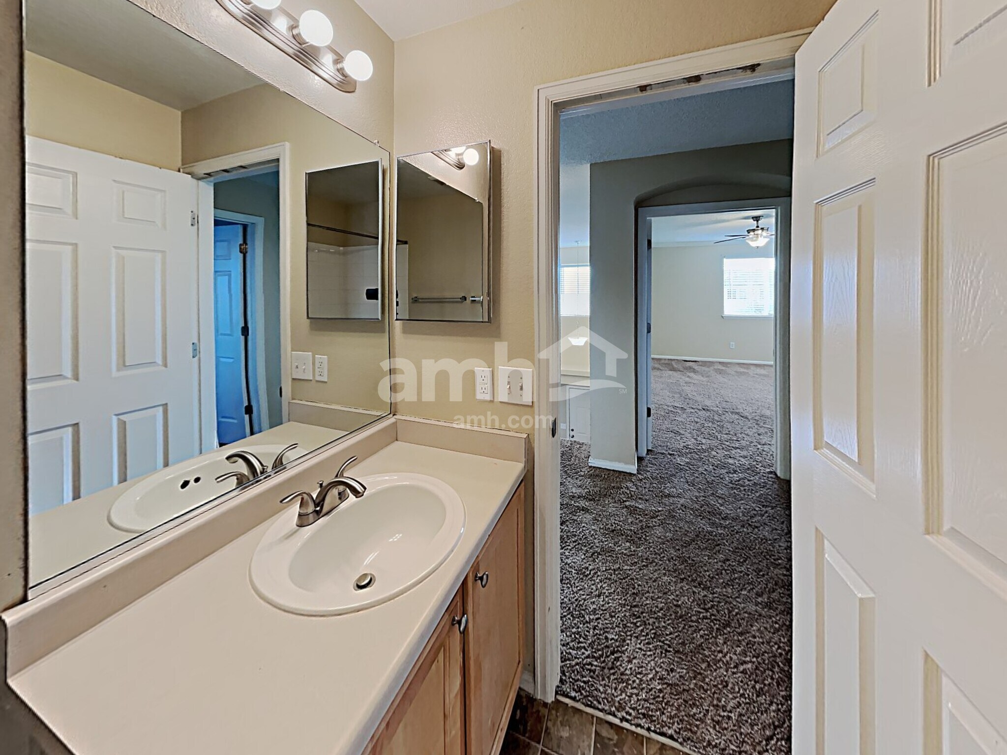 Building Photo - 4076 Orleans Ct