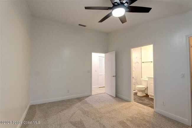 Building Photo - 7667 N Wickham Rd