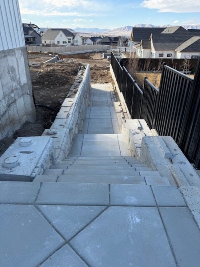 Building Photo - Brand New Basement Appartment