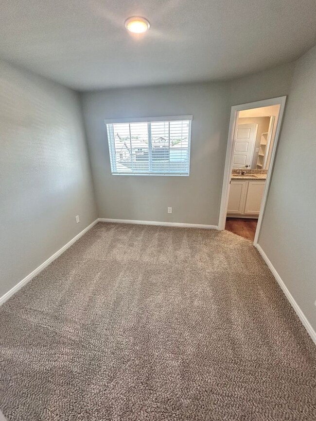 Building Photo - Luxury 2-Story, 3-Bed/ 2.5-Bath Duplex in ...