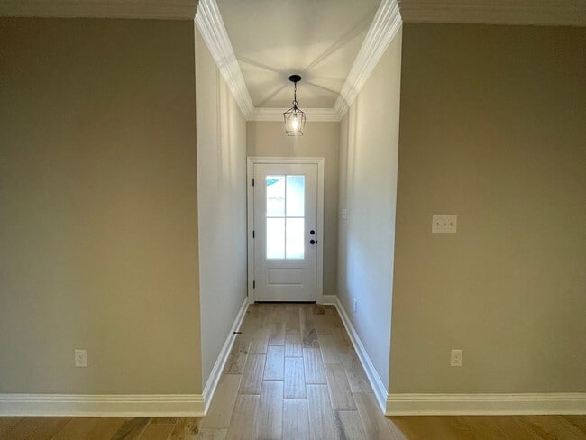 Building Photo - Newer Home in Legacy Pointe Subdivision in...