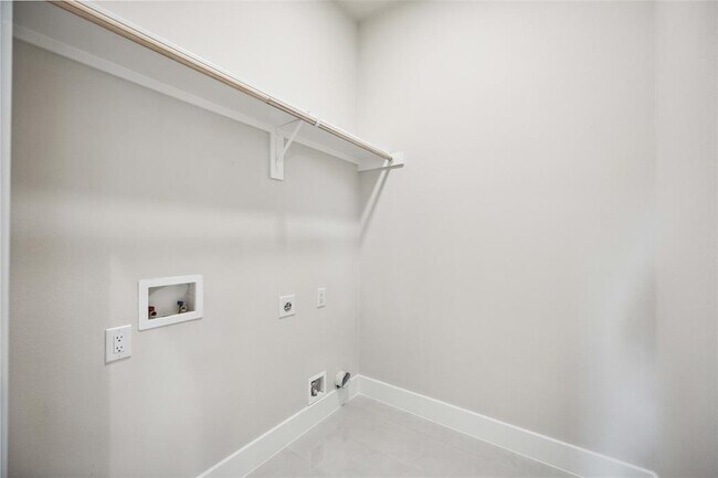 Building Photo - 5314 Suez St