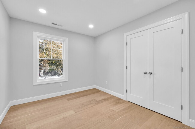 Building Photo - 197 Vesper St