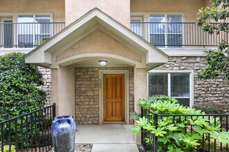 Building Photo - 3119 Cedarplaza Ln