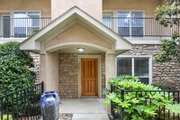 Building Photo - 3119 Cedarplaza Ln