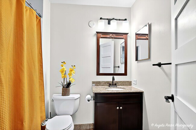 Building Photo - 1161 Hampton Ln