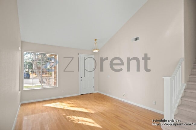 Building Photo - 514 Issac Ct