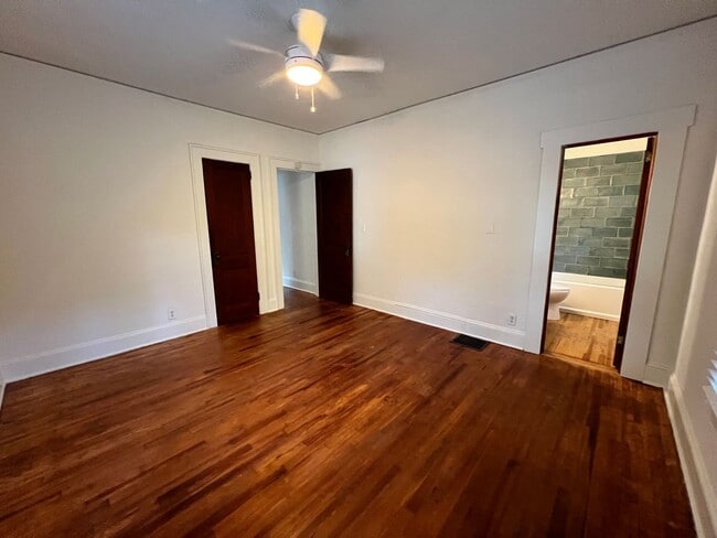Building Photo - 2 Bed | 2 Bath Single Family Home