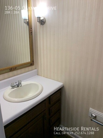 Building Photo - 136 Oakmont Dr