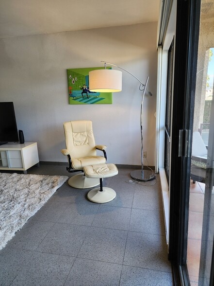 Building Photo - 2727 S Sierra Madre