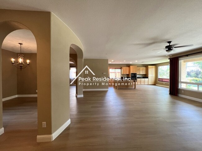 Building Photo - Beautiful 3bd/2.5ba Elk Grove Home