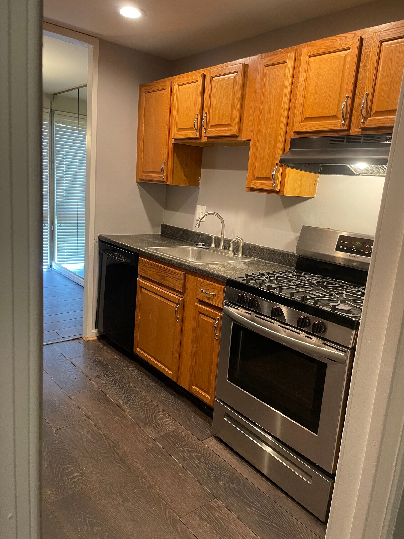 Building Photo - 7248 Donnell Pl