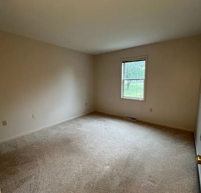 Building Photo - Spacious 3 Bed 2 Bath Townhouse In Lititz