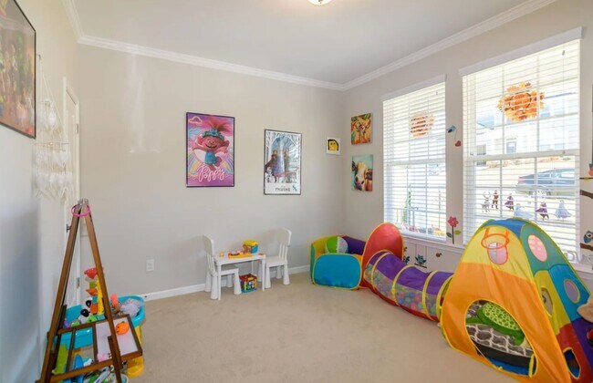 Building Photo - 1106 Bromby Ave