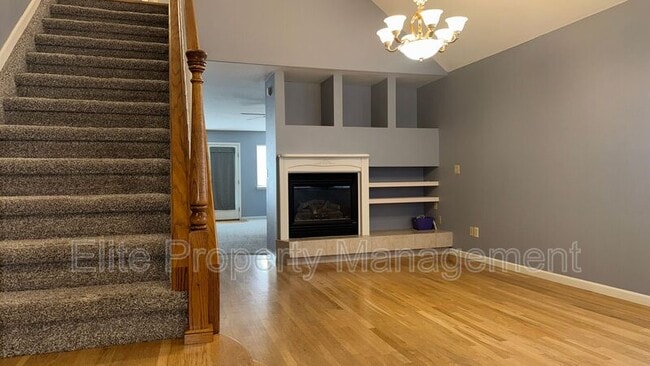 Building Photo - 761 S Laurue Dr