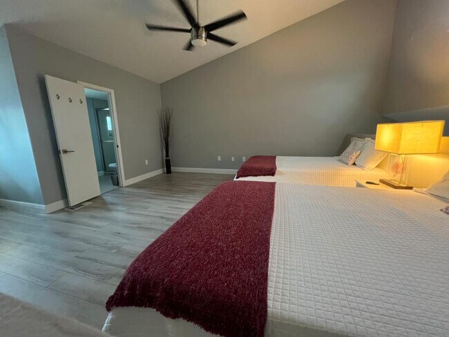 Building Photo - 354 Chandler St