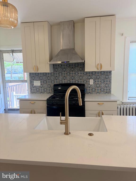 Building Photo - 60 W Broadway Ave