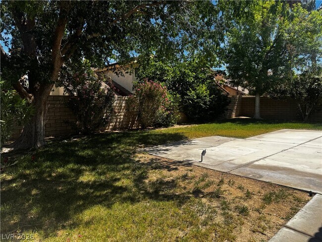 Building Photo - 2504 Goldenmoon St