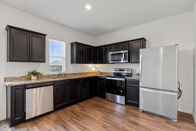 Building Photo - 336 Wonderful Life Way