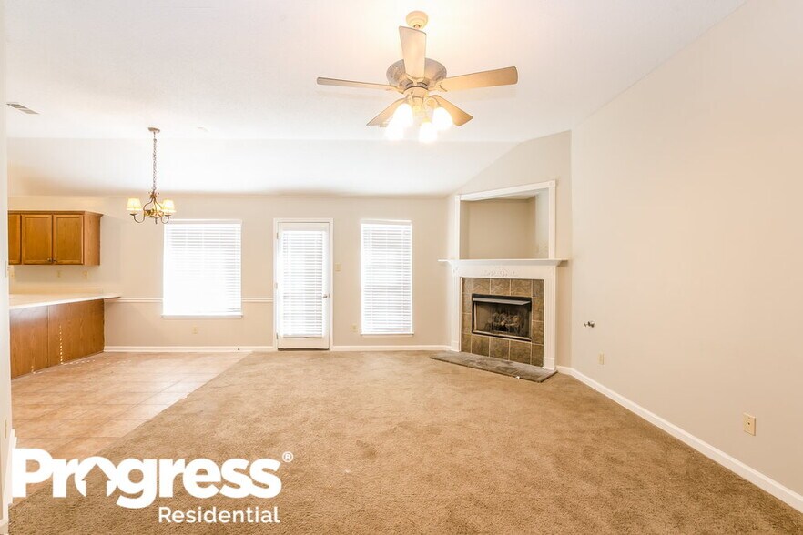 Building Photo - 40 Spring Valley Dr