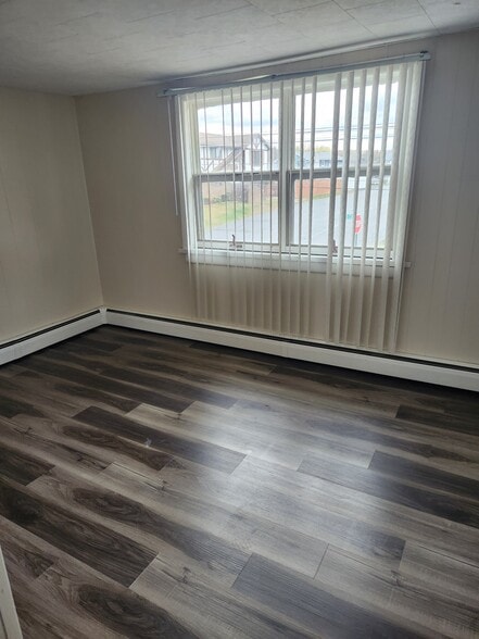 Bedroom - 27 E Coal St