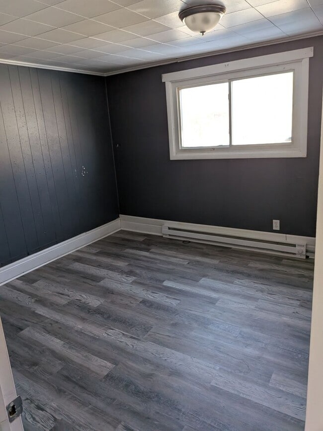 Building Photo - 1221 Eynon St