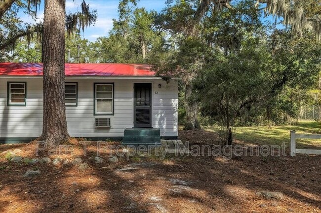 Building Photo - 12 Southwood Dr