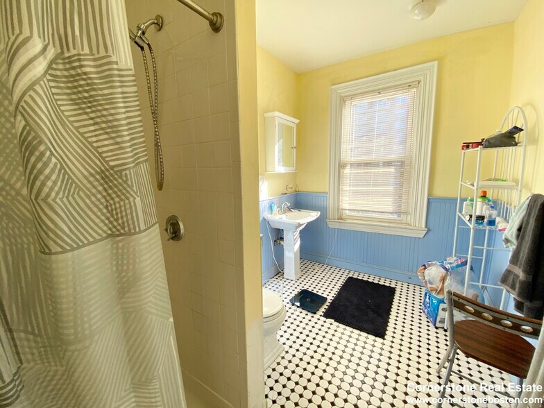 Building Photo - 31 Worthington St