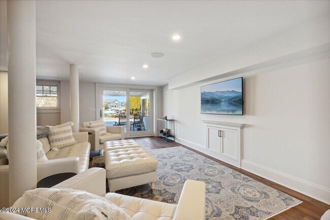 Building Photo - 102 Inlet Terrace