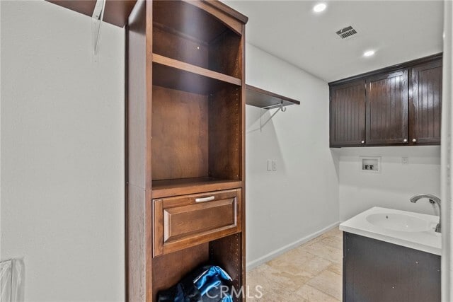 Building Photo - 1138 Lakeview Dr