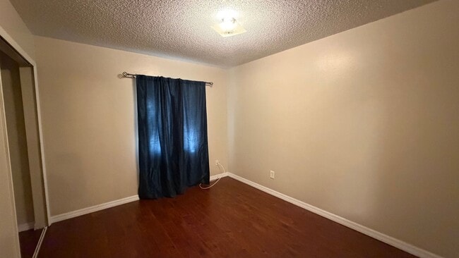 Building Photo - House For Rent - Metrowest