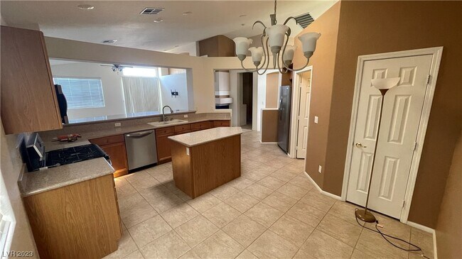 Building Photo - 44 Blaven Dr