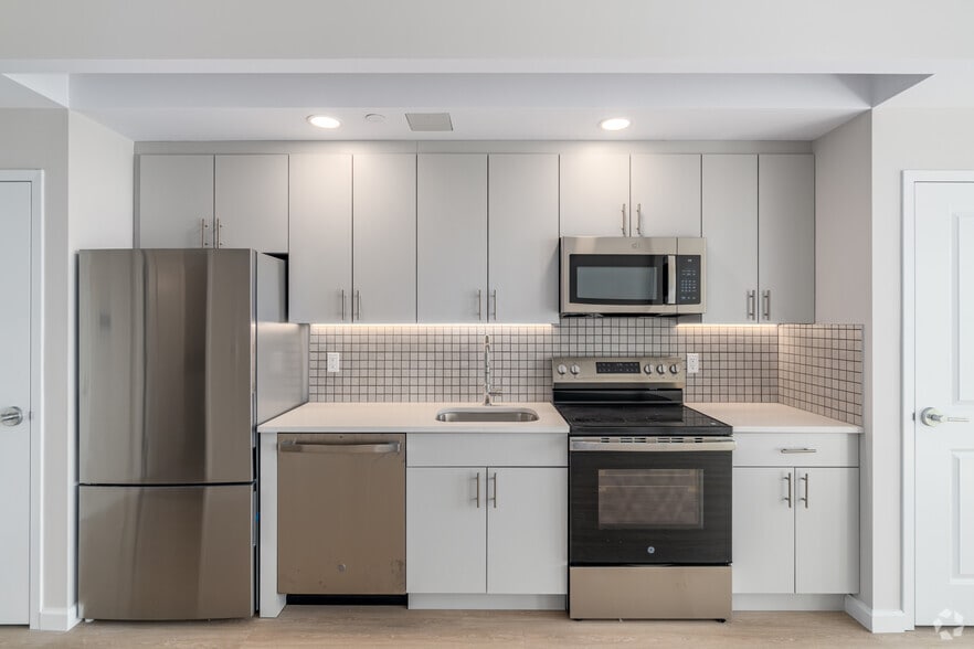 Studio - 465SF - Kitchen - 183-03 Hillside Ave