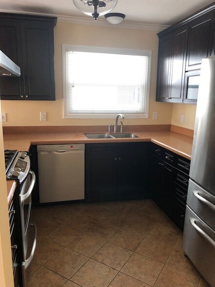 New Bosch Dishwasher 12 2020 - 1334 E 1st St